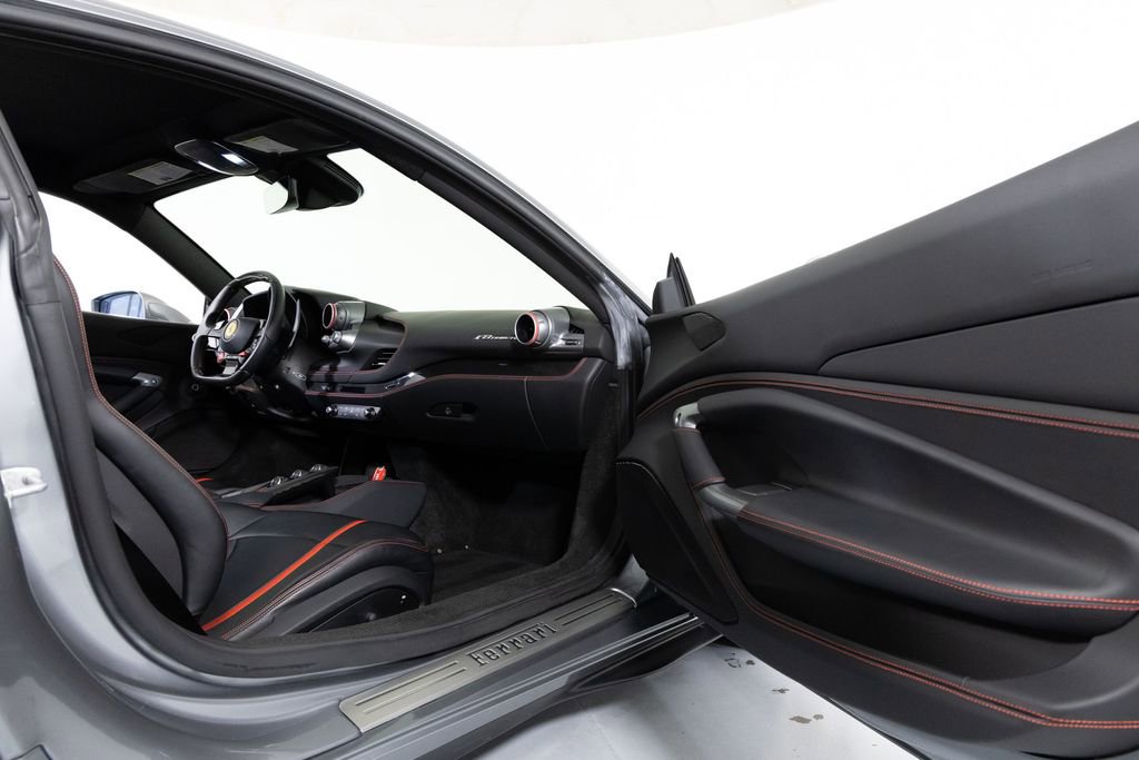 Used 2021 Ferrari F8 Tributo image 32
