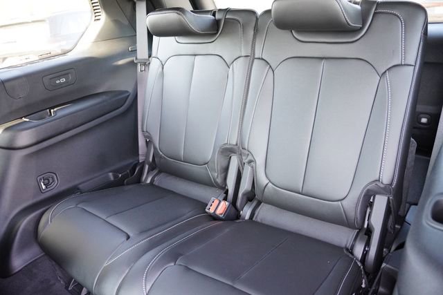 New 2025 Jeep Grand Cherokee L Limited w/ Trailer Tow Package image 12