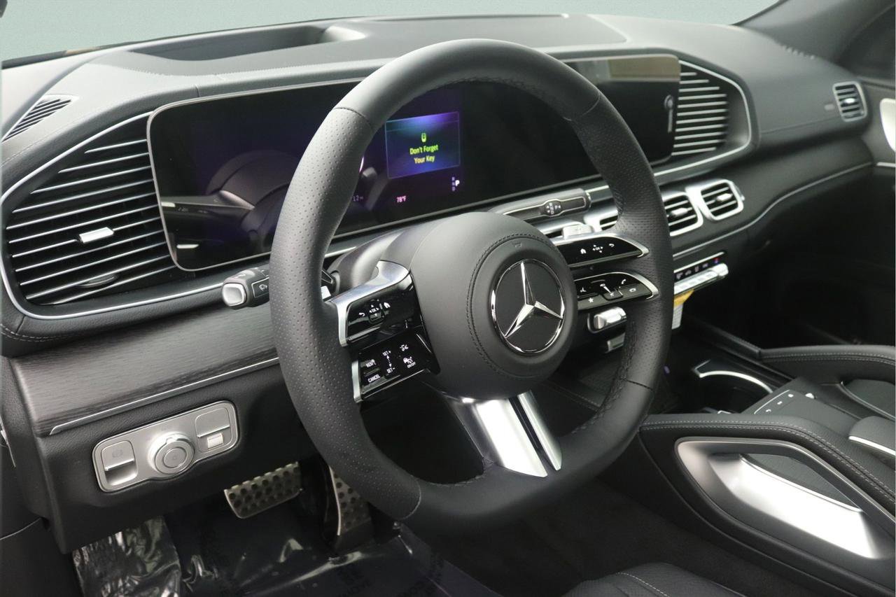 New 2026 Mercedes-Benz GLS 580 4MATIC image 4