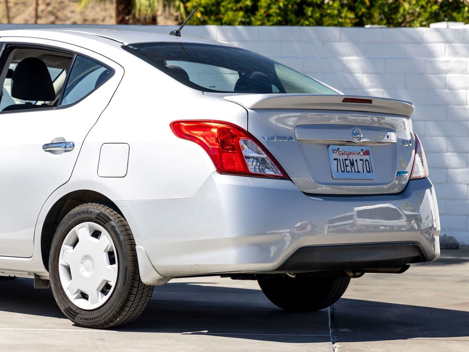 Used 2016 Nissan Versa SV FWD image 8