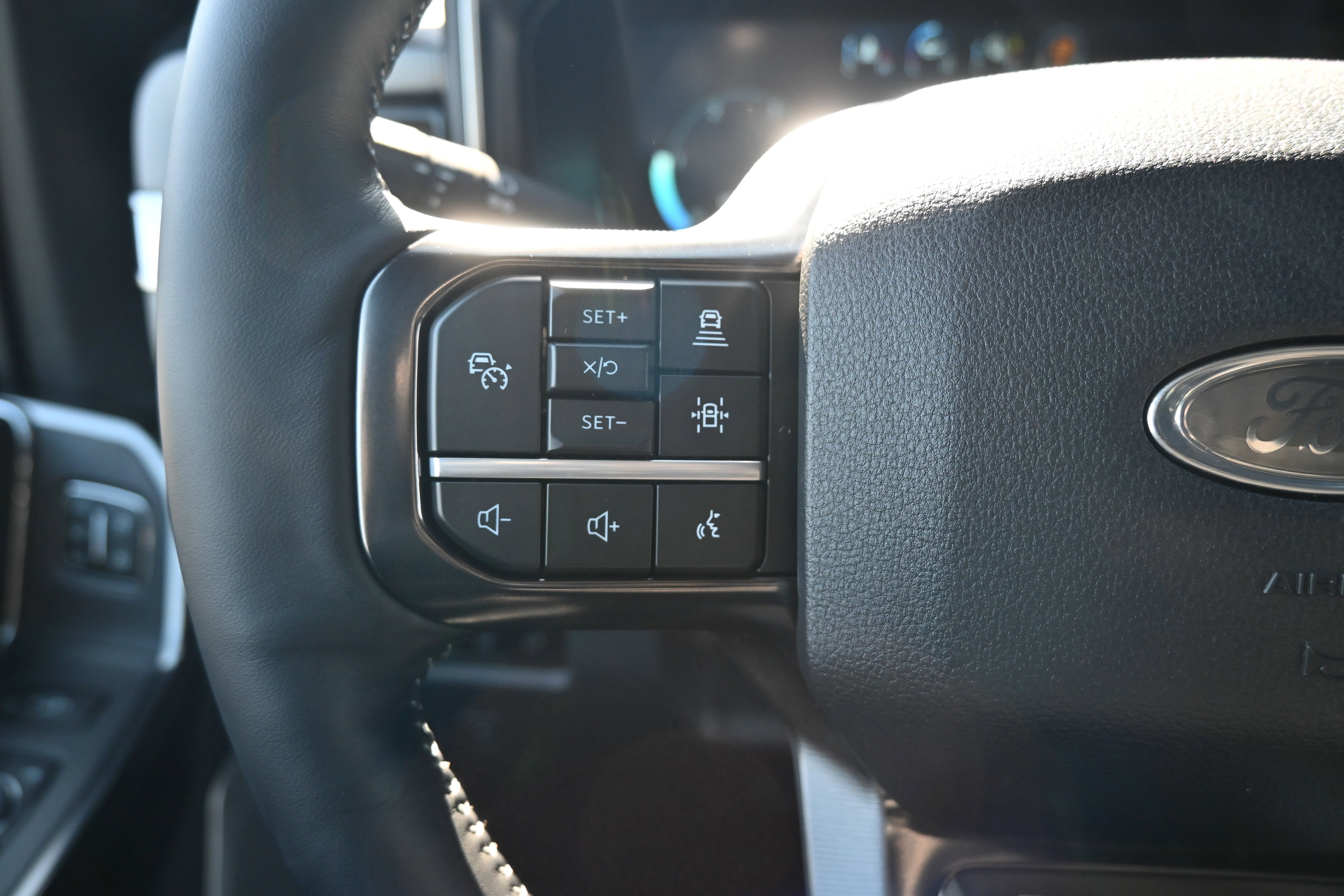 Used 2026 Ford F450 Platinum w/ FX4 Off-Road Package image 19