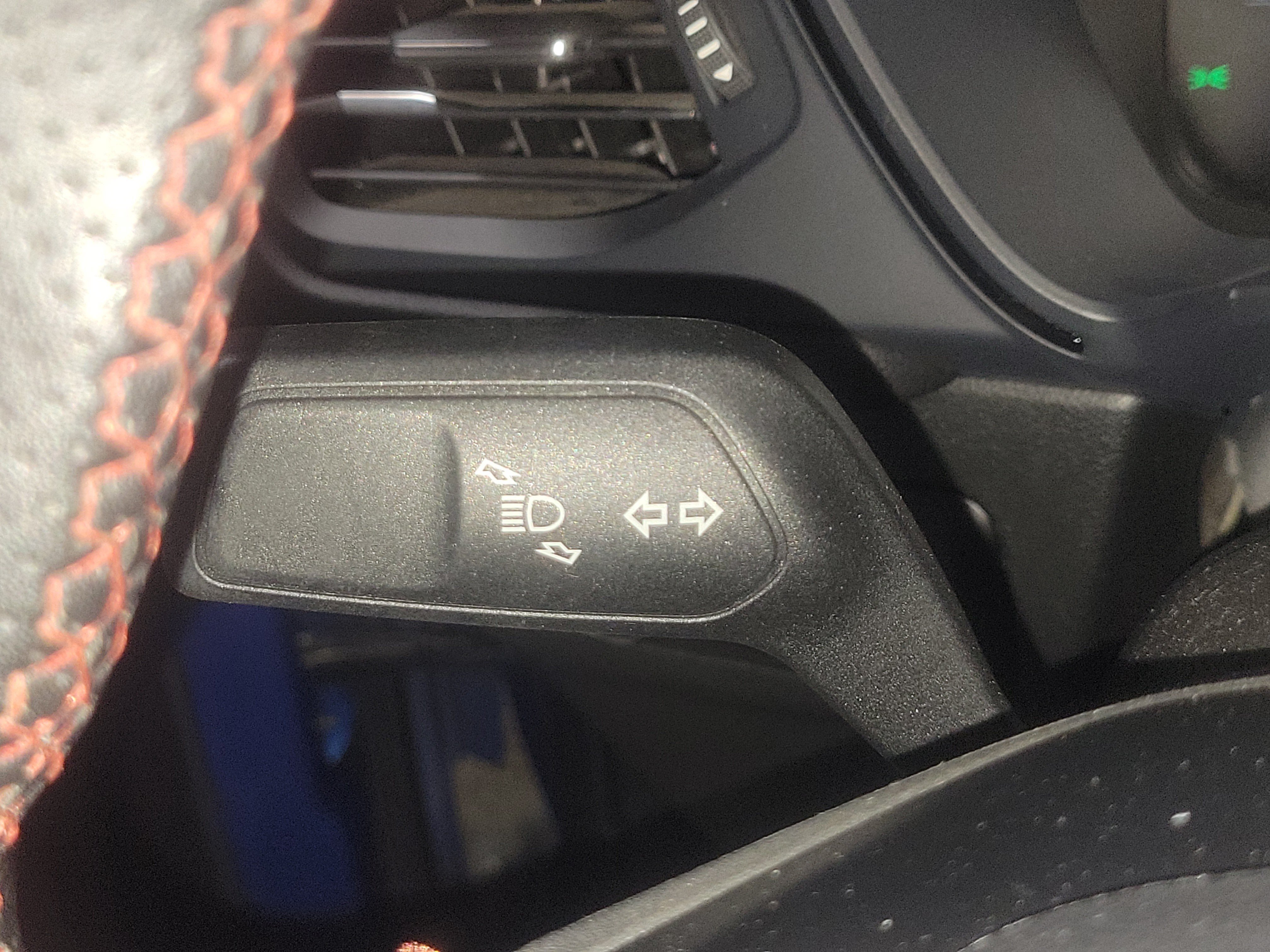 Used 2023 Ford Escape ST-Line FWD image 25