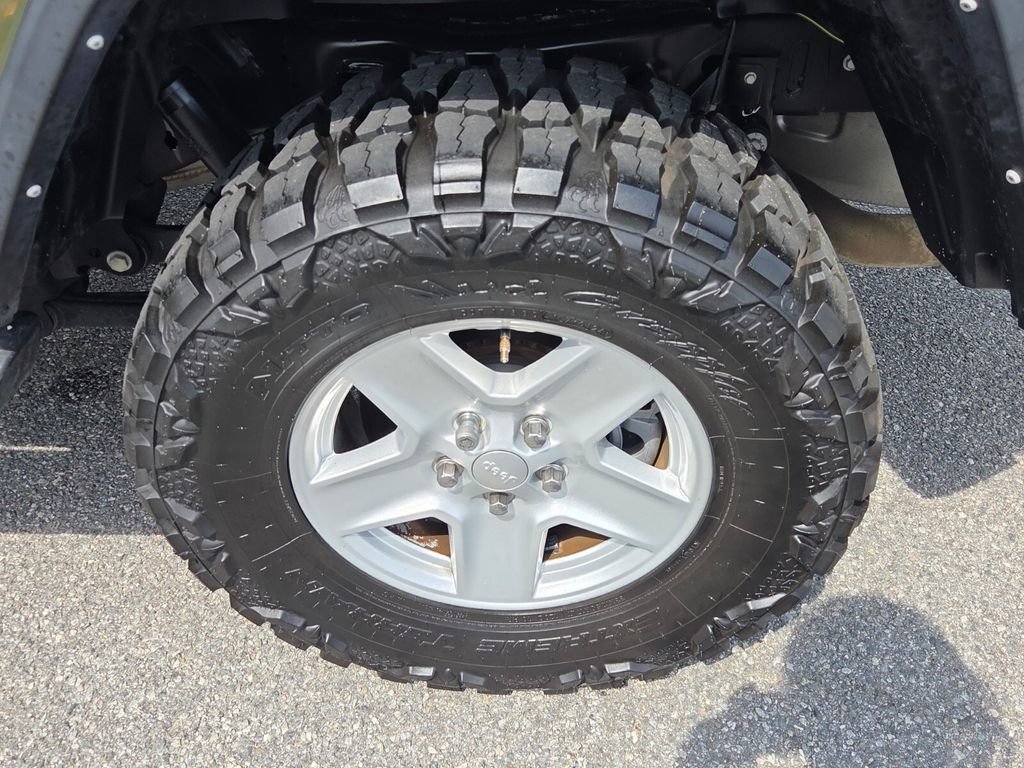 Used 2022 Jeep Gladiator Sport AWD/4WD image 39