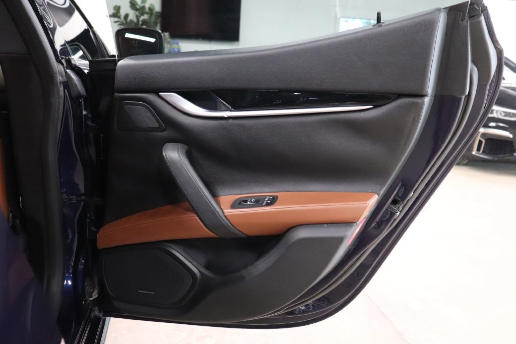 Used 2016 Maserati Ghibli S image 22