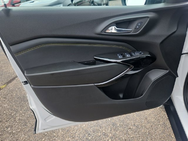 Used 2024 Chevrolet Trax LT w/ LT Convenience Package FWD image 11