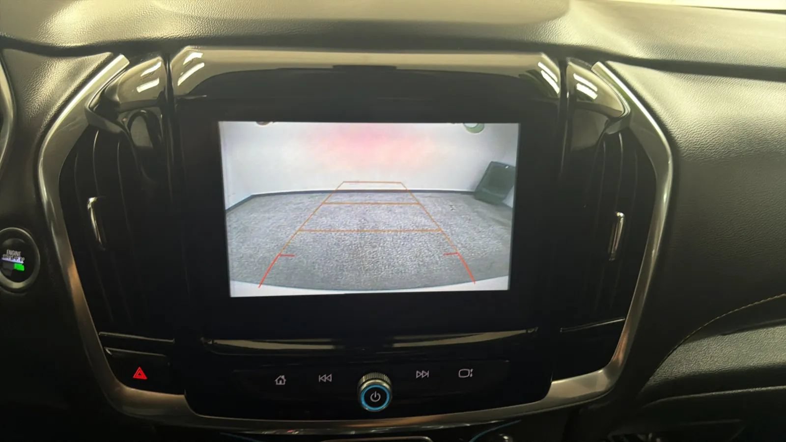 Used 2018 Chevrolet Traverse LT FWD image 14
