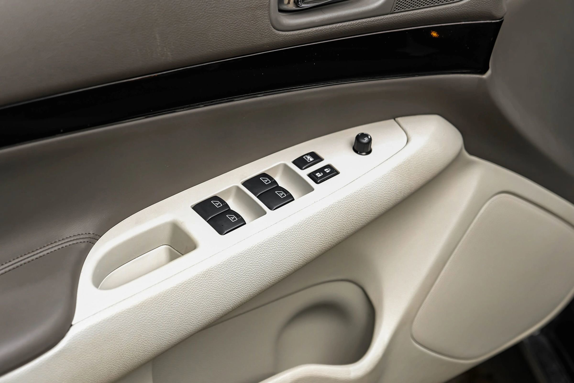 Used 2015 INFINITI Q40 image 55