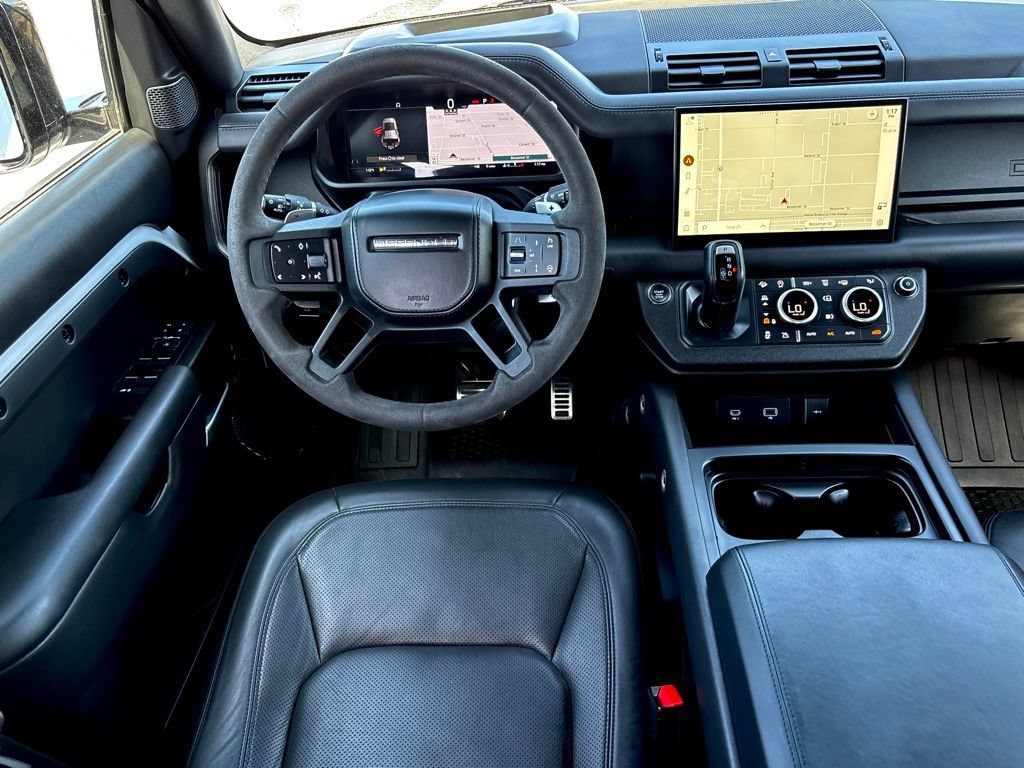 Used 2023 Land Rover Defender 110 V8 AWD/4WD image 23