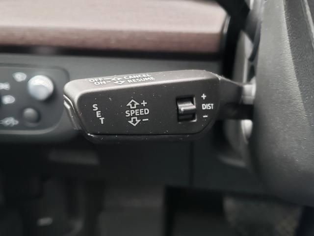 Used 2021 Audi Q5 Prestige w/ Prestige Package image 24