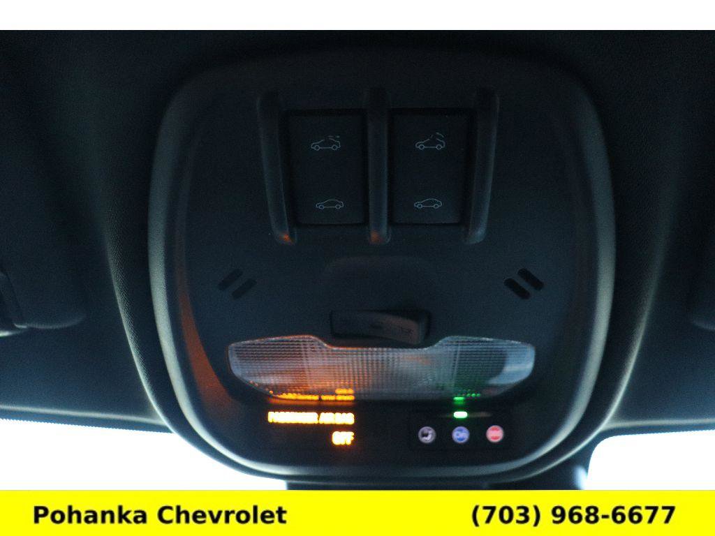 Used 2024 Chevrolet Trax RS w/ Sunroof Package image 9