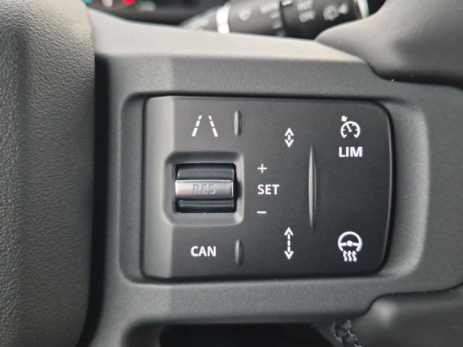 New 2026 Land Rover Defender 110 X-Dynamic SE AWD/4WD image 26