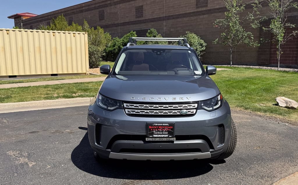 Used 2018 Land Rover Discovery HSE AWD/4WD image 3