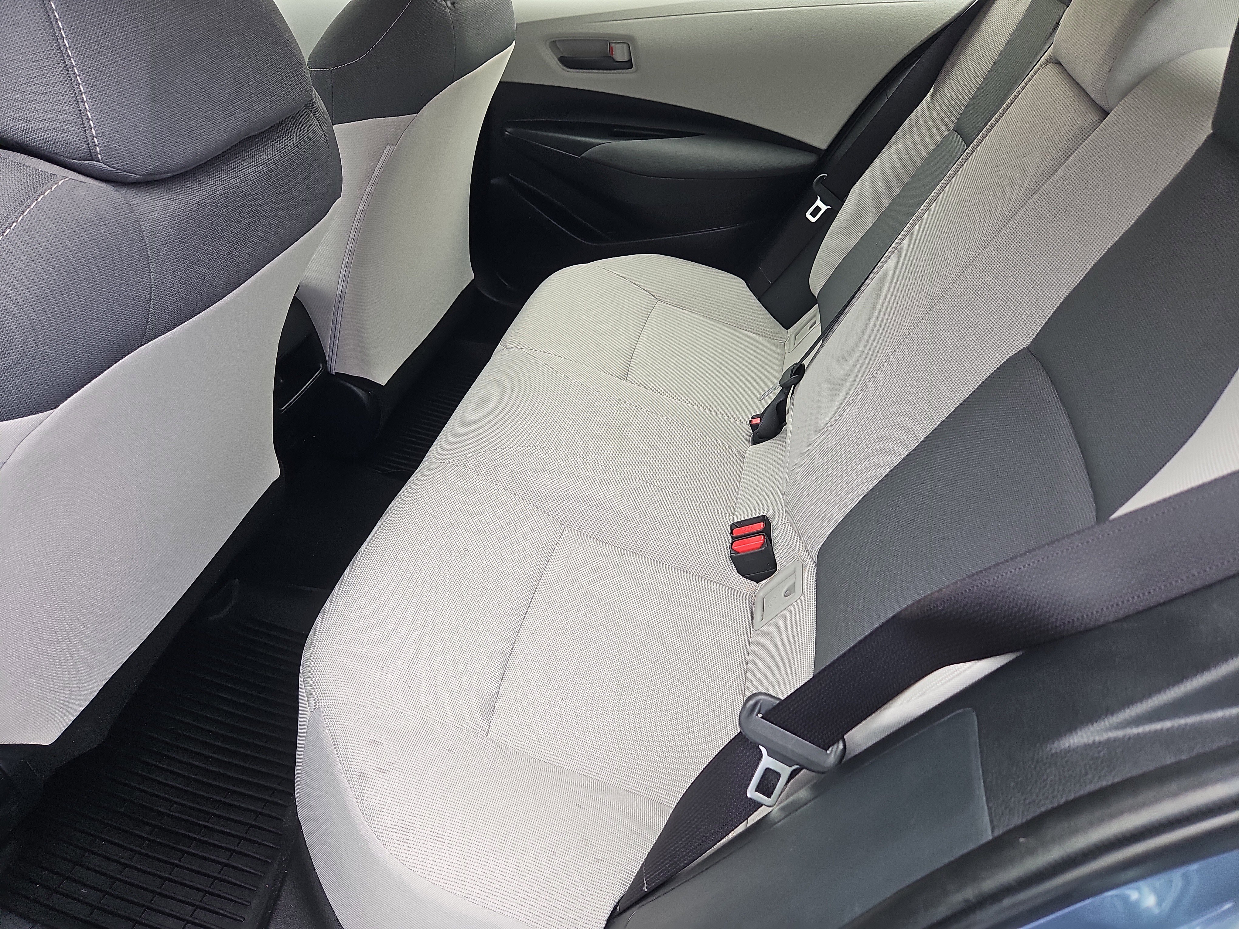 Used 2022 Toyota Corolla LE image 24