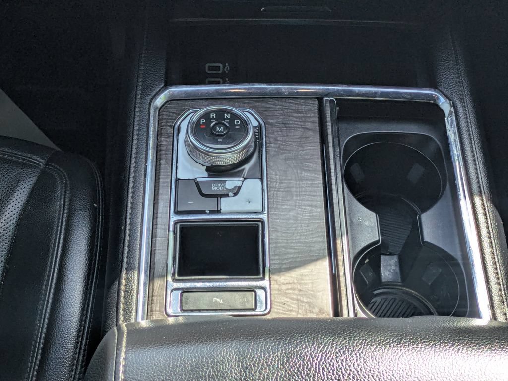 Used 2018 Ford Expedition Limited w/ Equipment Group 301A RWD image 18