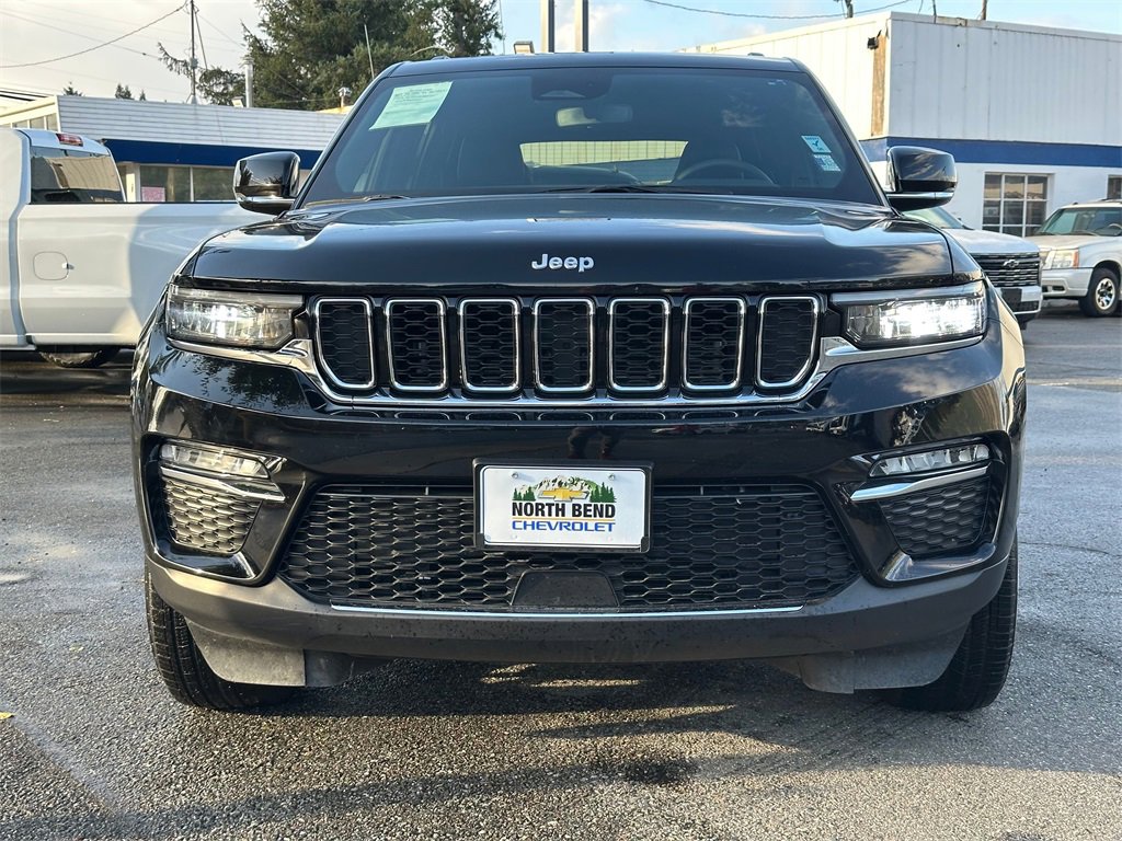 Used 2024 Jeep Grand Cherokee Limited image 3