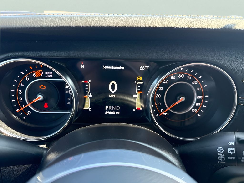 Used 2021 Jeep Wrangler Unlimited Sahara AWD/4WD image 18