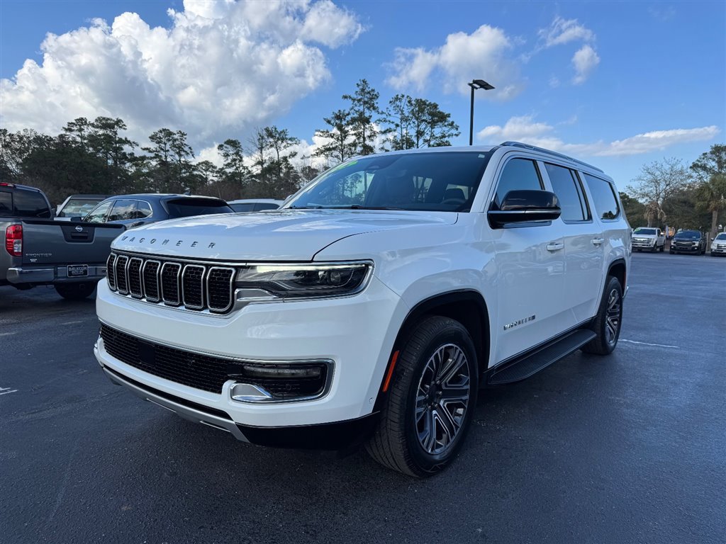 Used 2024 Jeep Wagoneer L Series II w/ Flexible Seating Group image 4