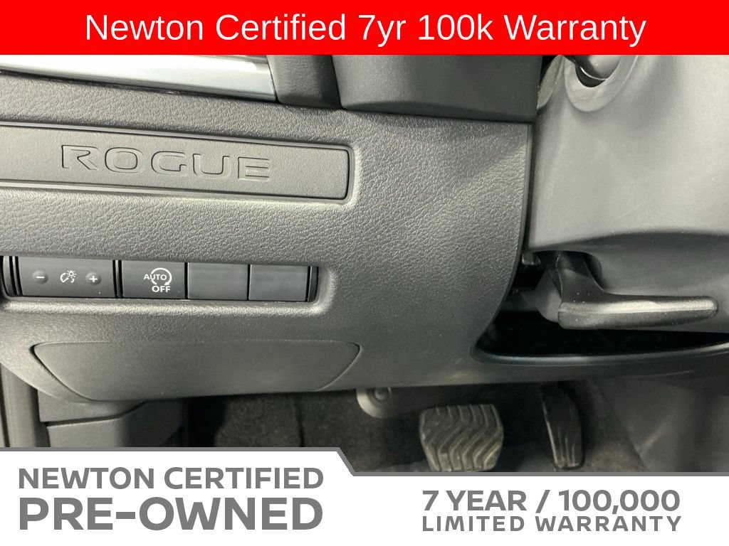 Used 2025 Nissan Rogue S FWD image 29