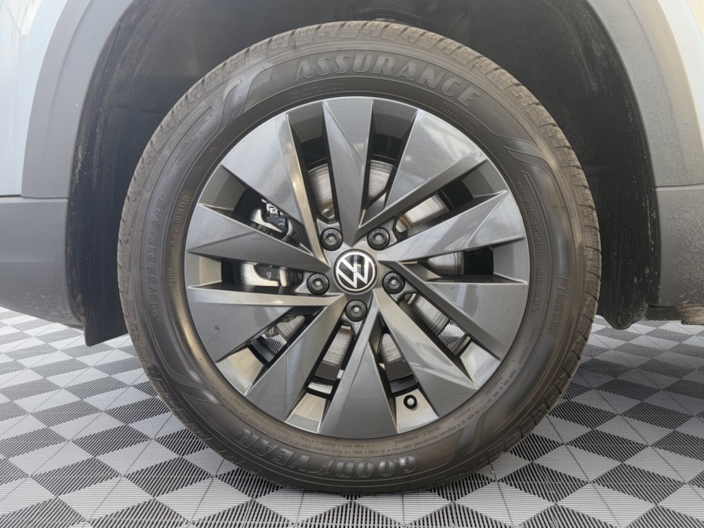 Used 2024 Volkswagen Taos S FWD image 13