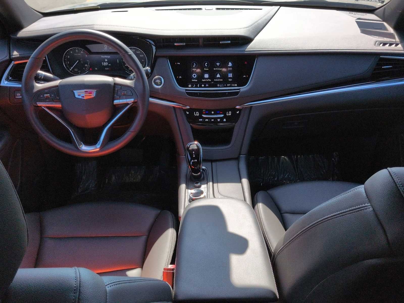 Used 2025 Cadillac XT6 Luxury image 13
