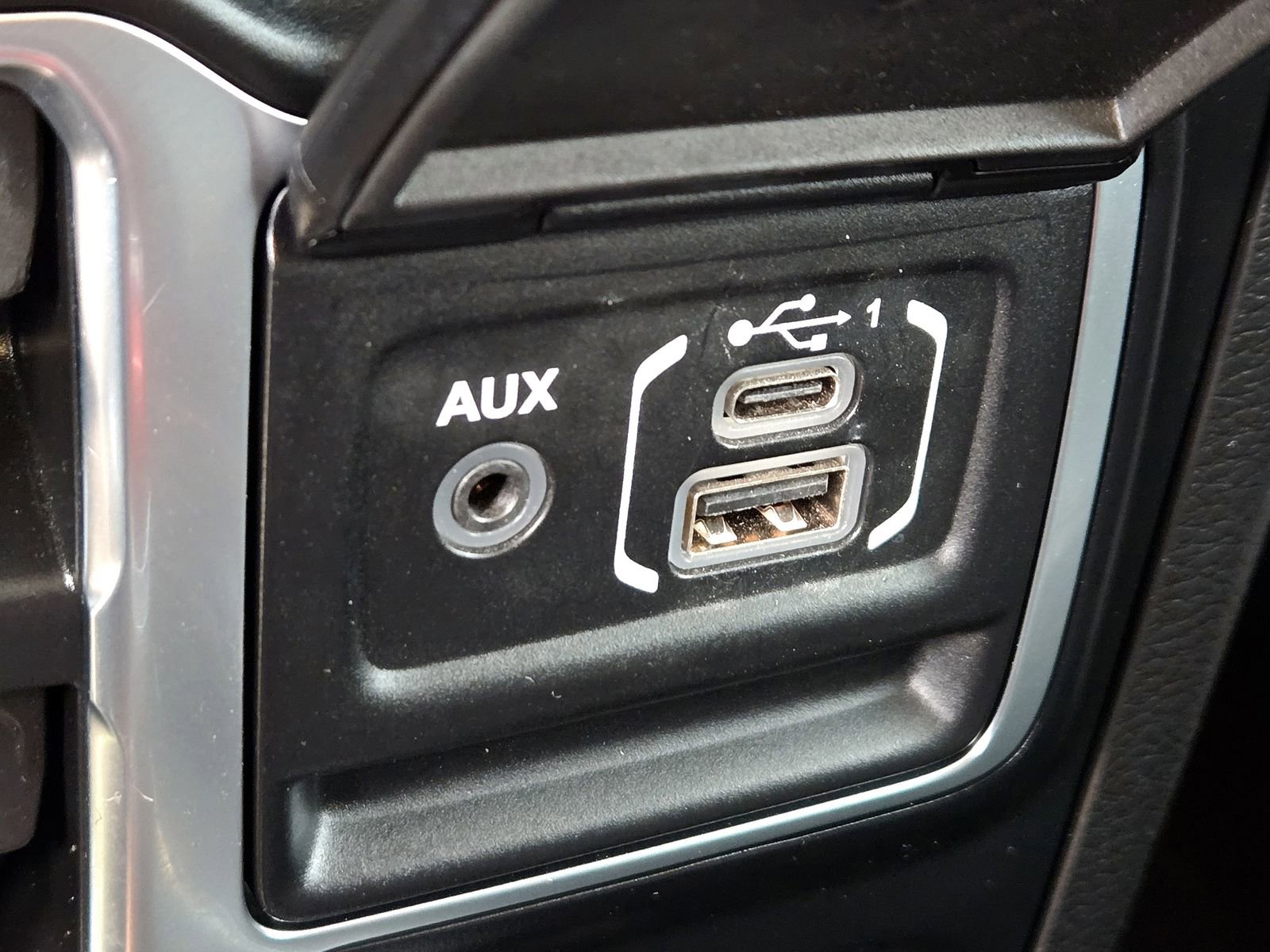 Used 2022 Jeep Wrangler Unlimited Rubicon w/ Cold Weather Group image 21