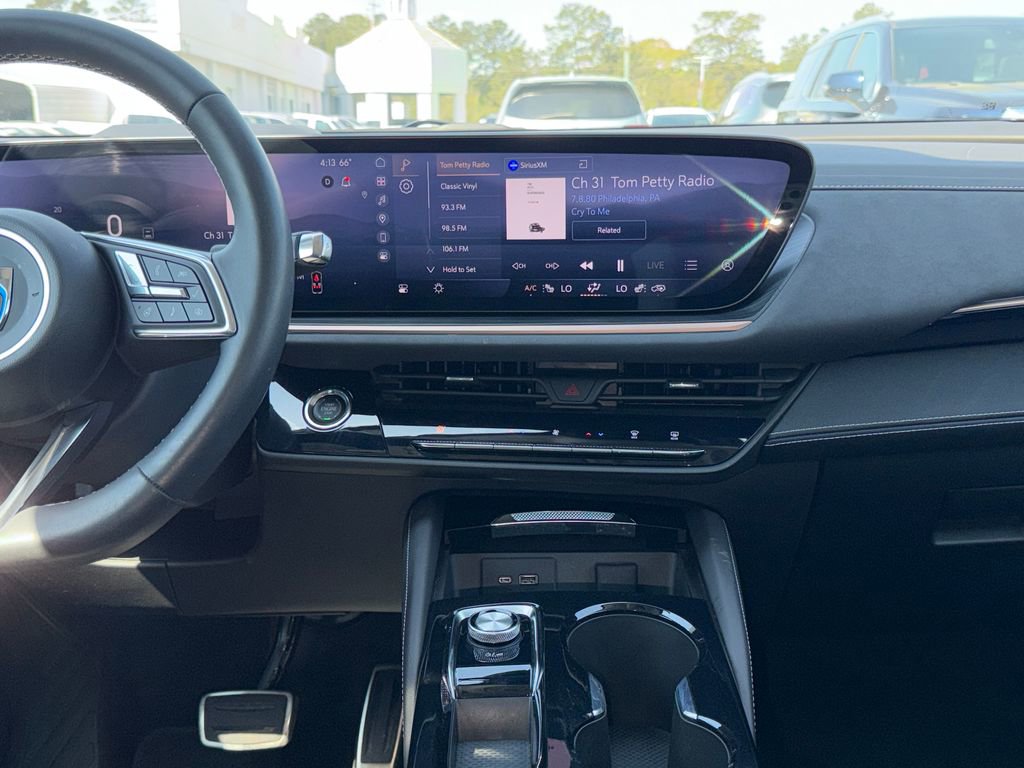 Certified 2025 Buick Envision Sport Touring image 21