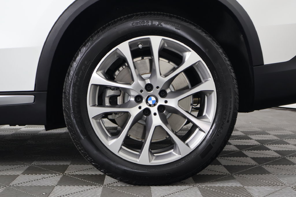 Certified 2026 BMW X5 xDrive50e w/ Executive Package AWD/4WD image 16