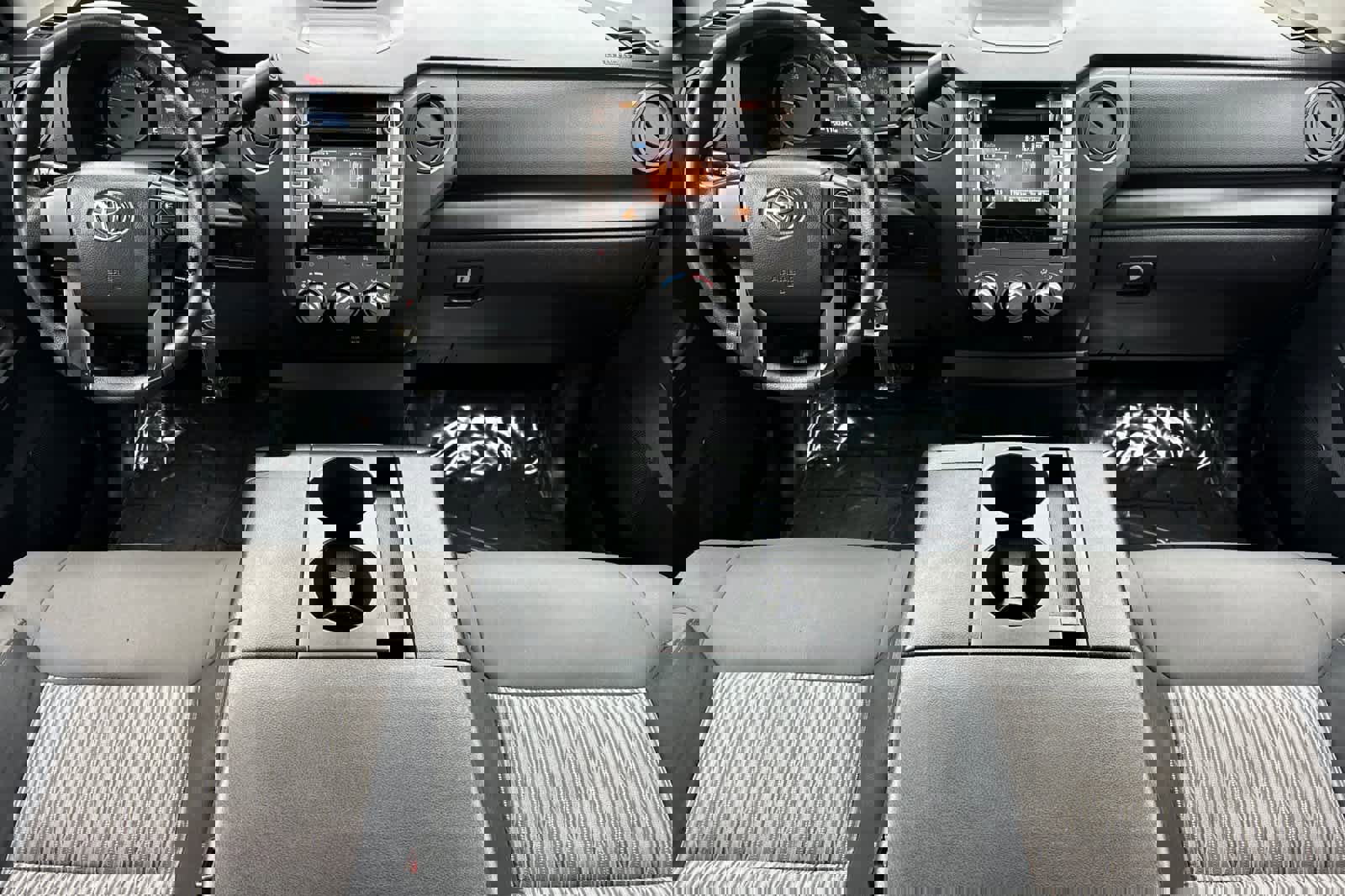 Used 2016 Toyota Tundra SR w/ Tow Package image 3