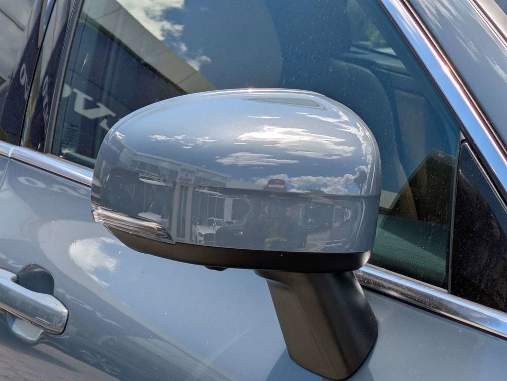 Used 2023 Volvo XC60 B5 Ultimate w/ Protection Package Premier AWD/4WD image 12