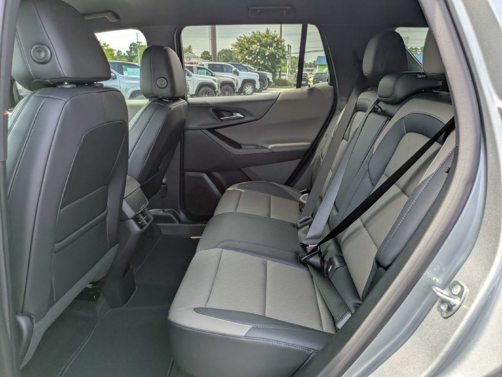 New 2026 Chevrolet Equinox LT w/ Convenience Package II FWD image 15