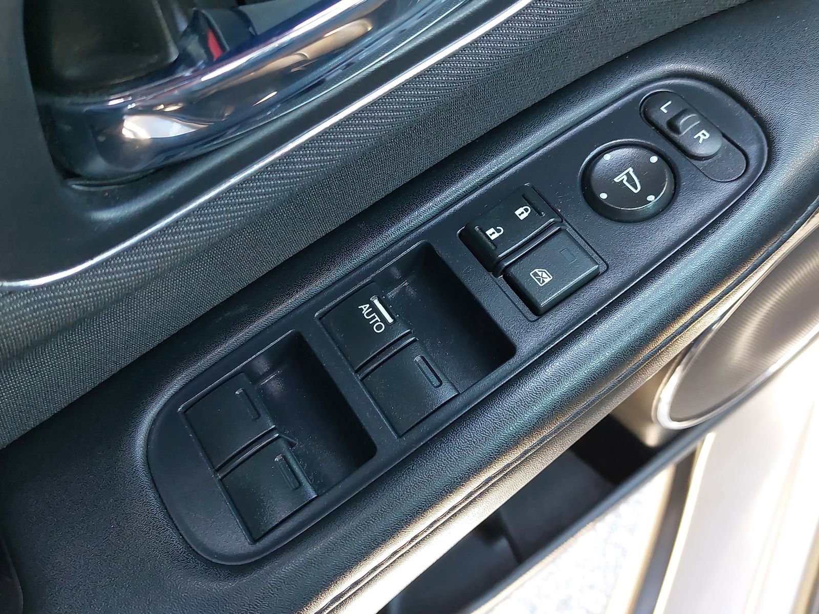 Used 2022 Honda HR-V EX image 25