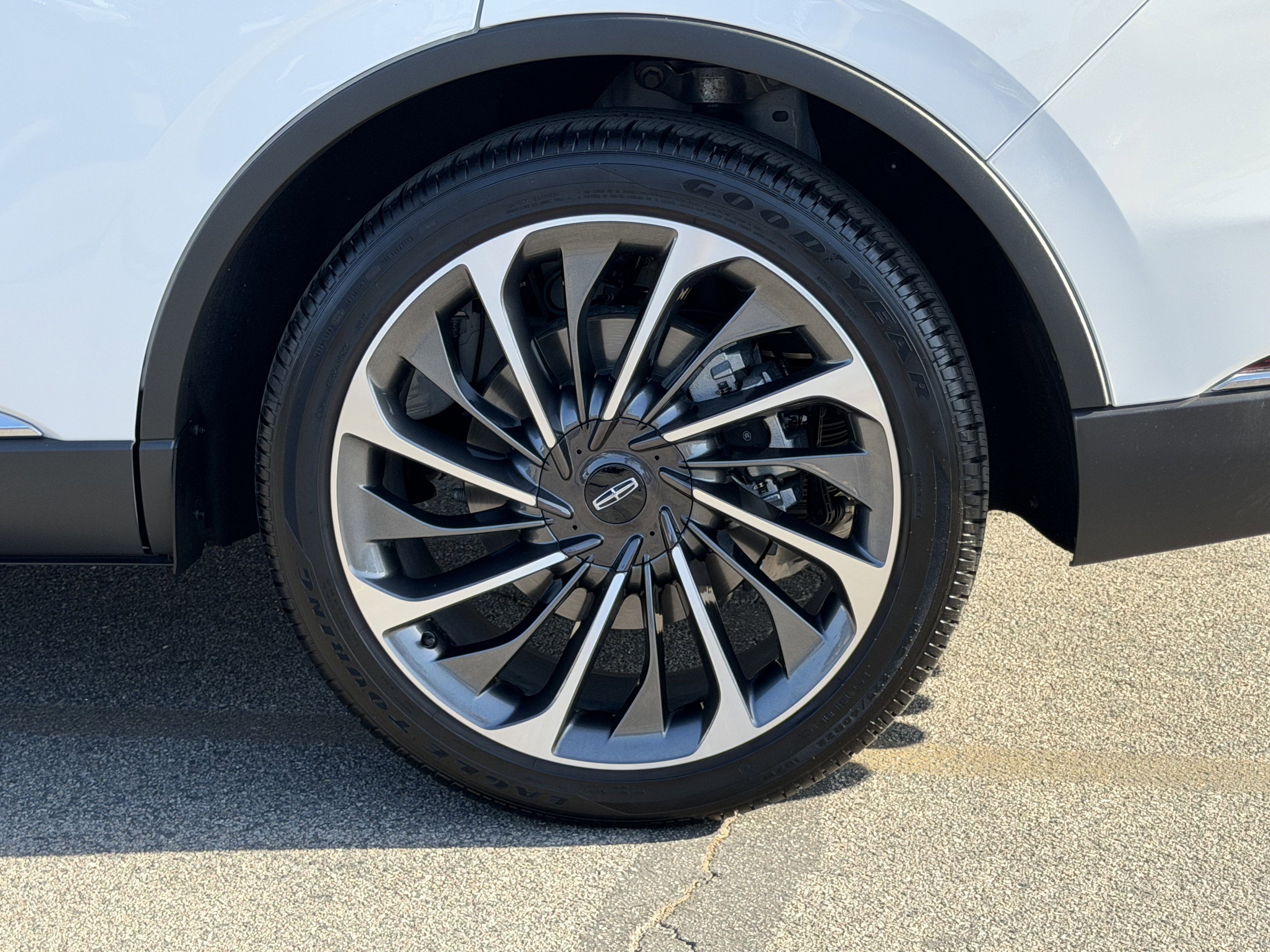 Used 2026 Lincoln Aviator Reserve AWD/4WD image 11