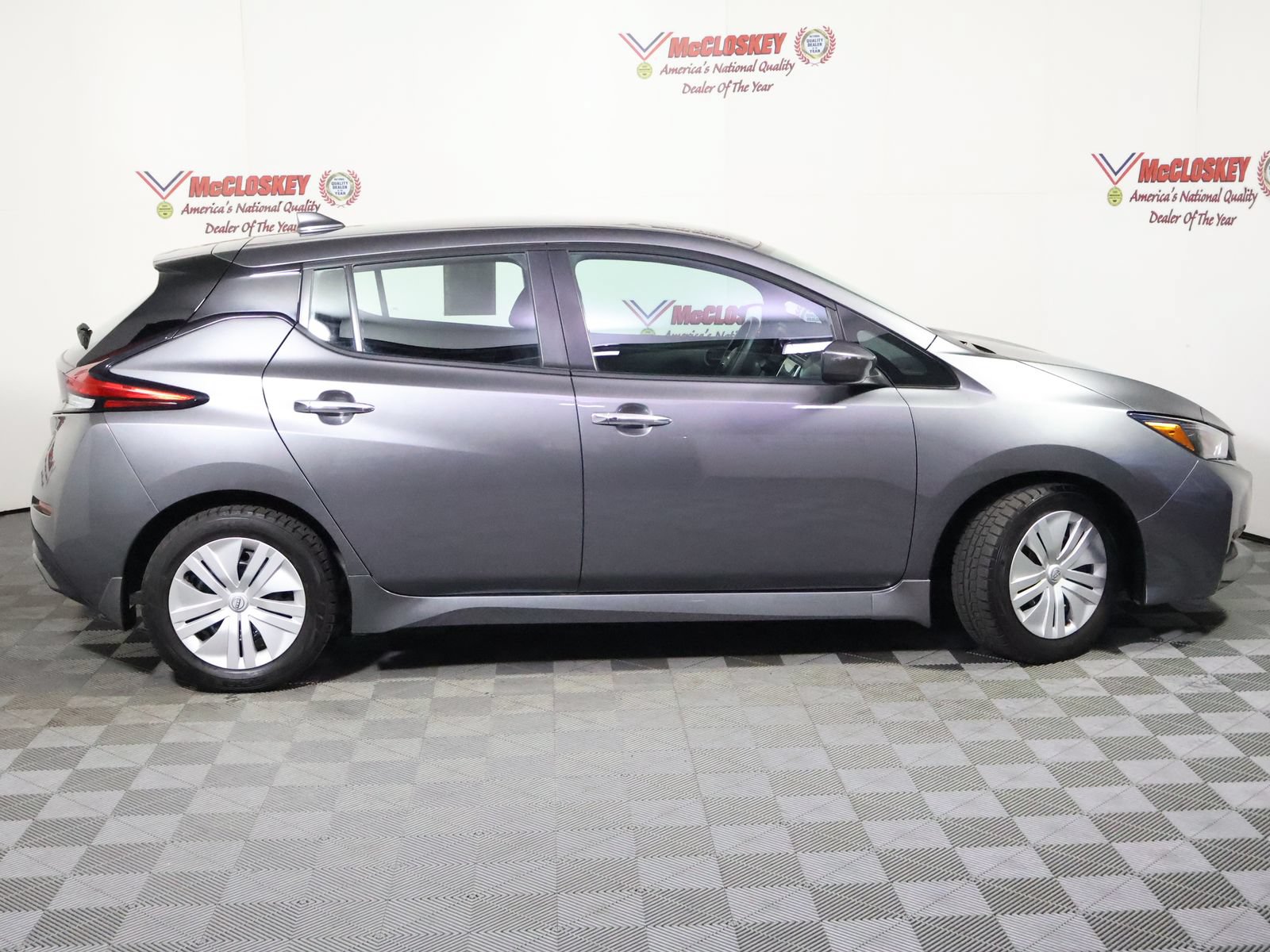 Used 2025 Nissan Leaf S FWD image 3