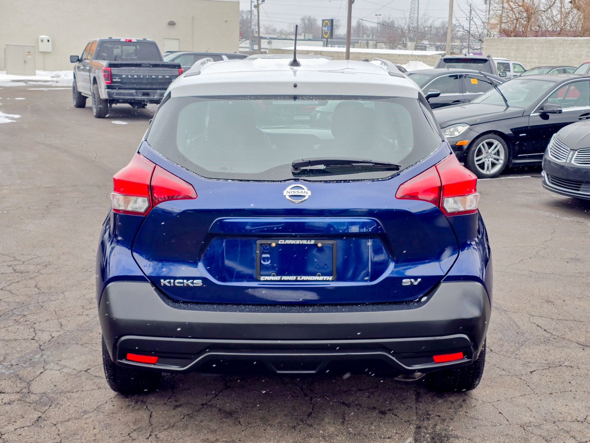 Used 2018 Nissan Kicks SV image 16