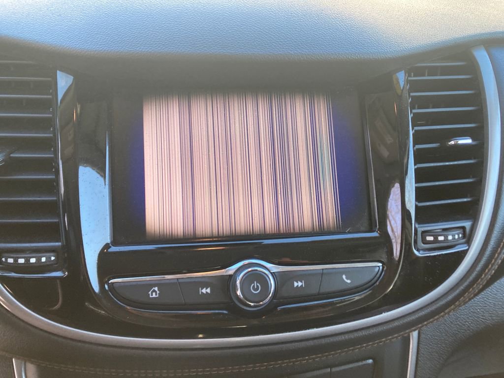 Used 2020 Chevrolet Trax LT w/ LT Convenience Package image 26