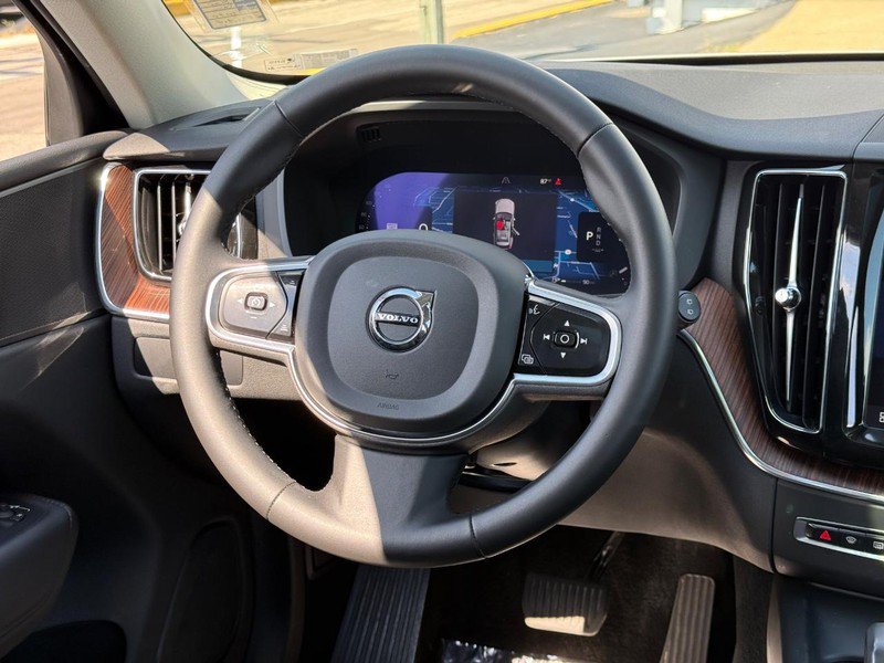 Certified 2023 Volvo XC60 B5 Plus w/ Climate Package AWD/4WD image 13