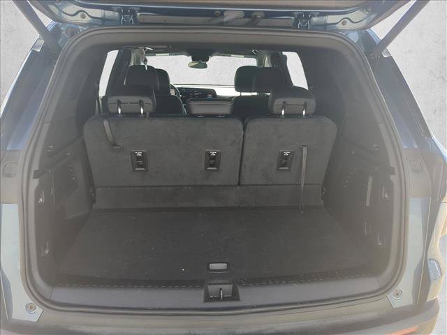 Used 2026 Chevrolet Traverse LT FWD image 6