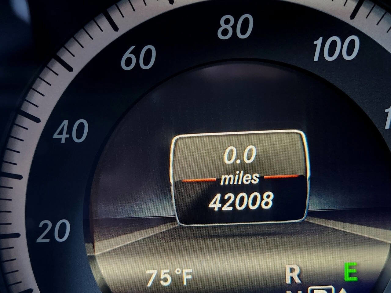 Used 2013 Mercedes-Benz E 350 4MATIC Sedan image 7