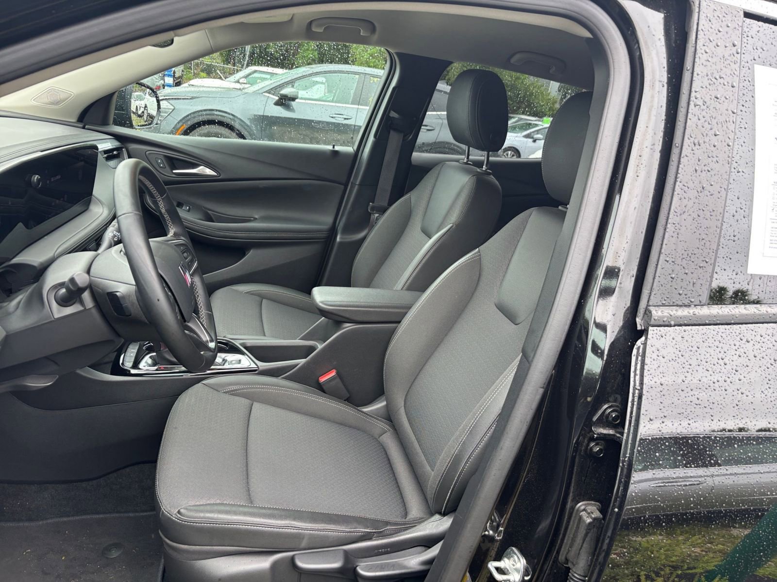 Used 2025 Buick Encore GX Preferred image 37
