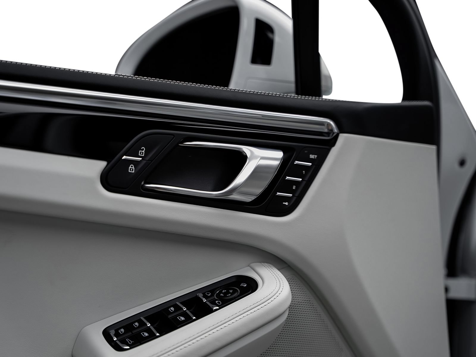 Used 2025 Porsche Macan AWD/4WD image 64