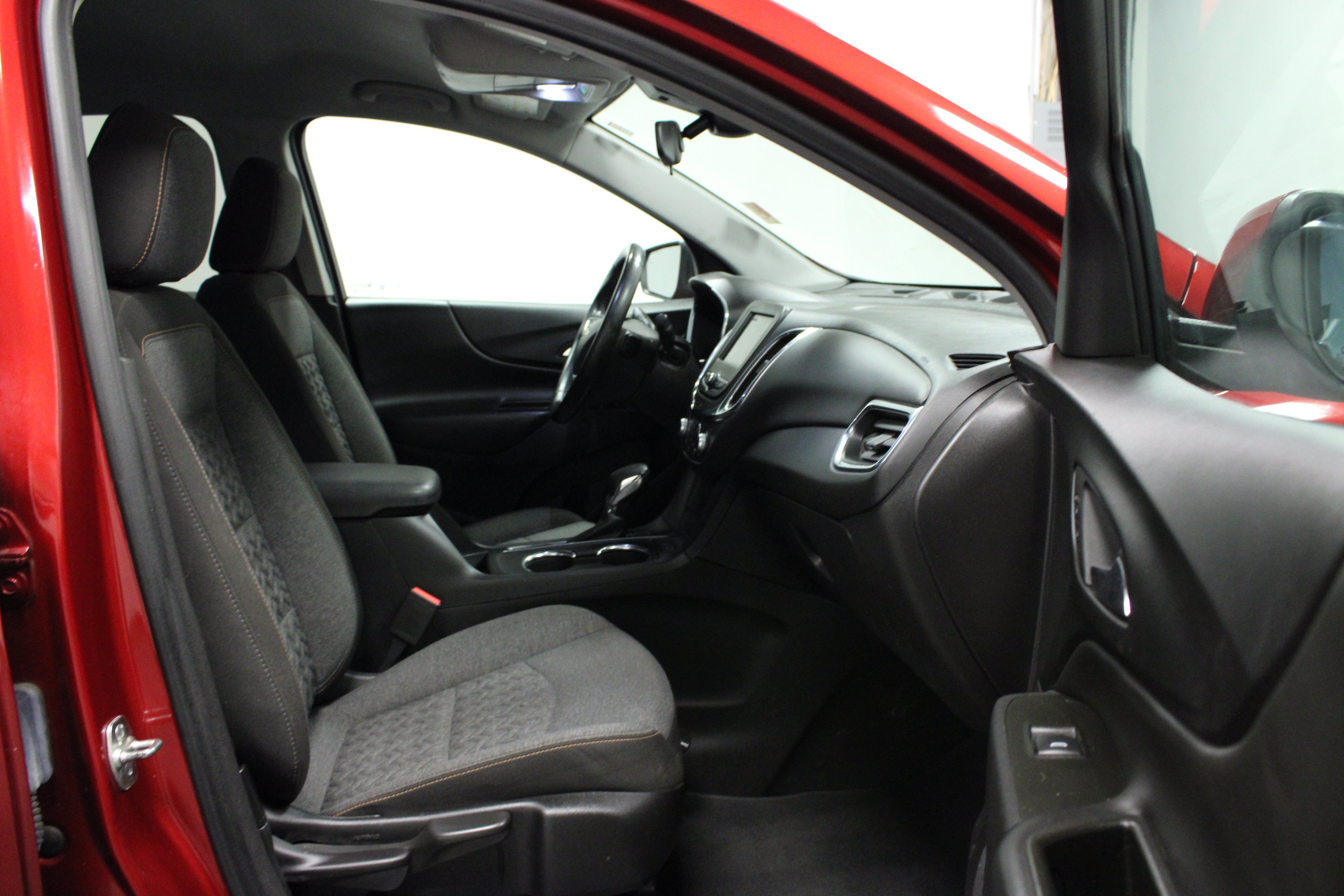 Used 2024 Chevrolet Equinox LT AWD/4WD image 16