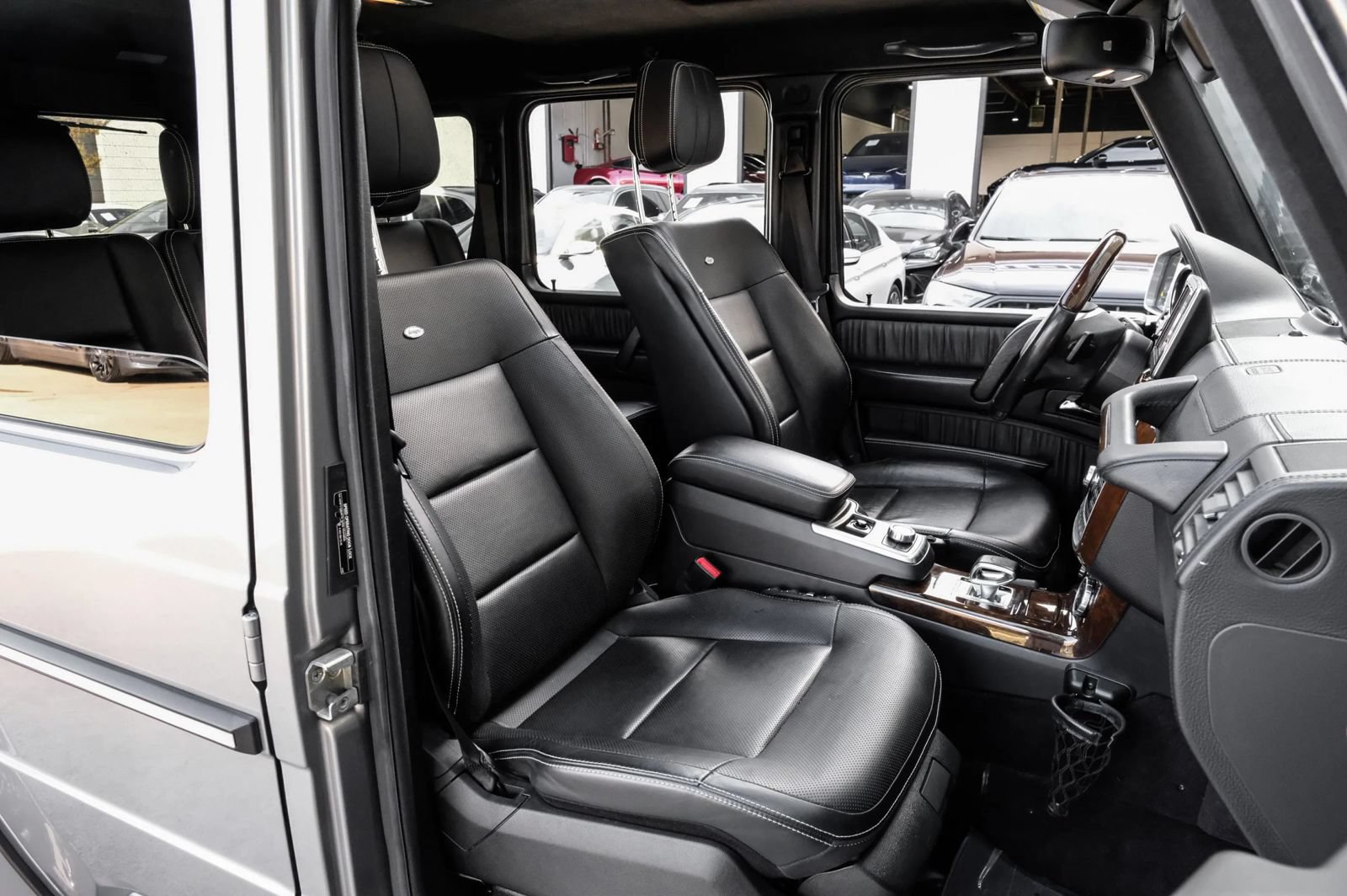 Used 2015 Mercedes-Benz G 63 AMG 4MATIC image 32