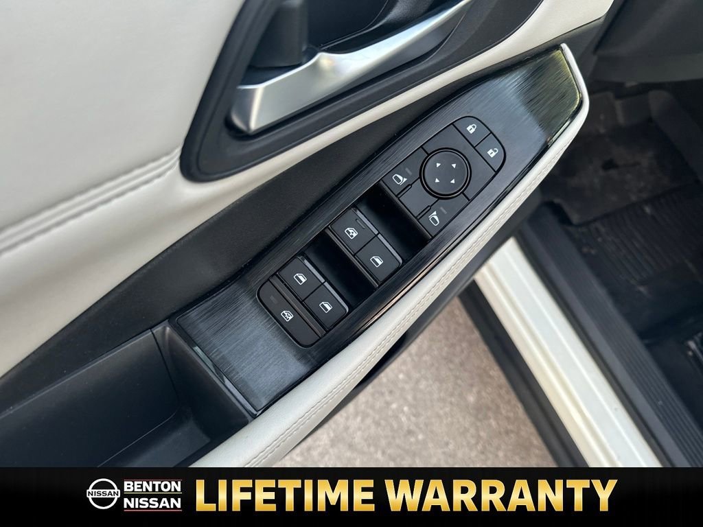 Certified 2023 Nissan Rogue SV w/ SV Premium B Package image 12