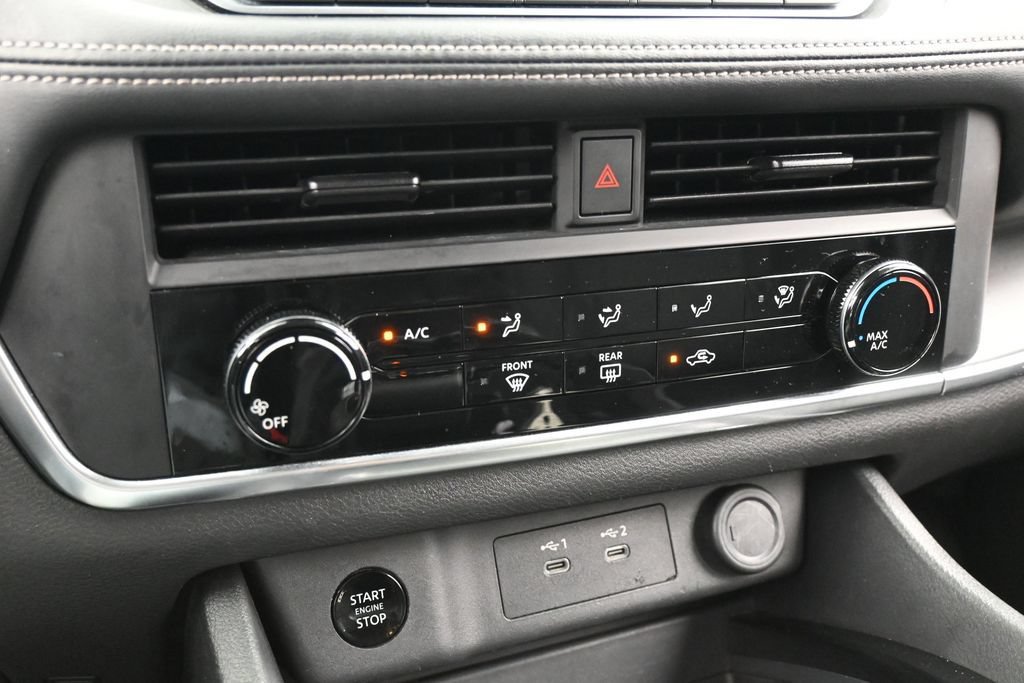 Used 2024 Nissan Rogue S FWD image 19