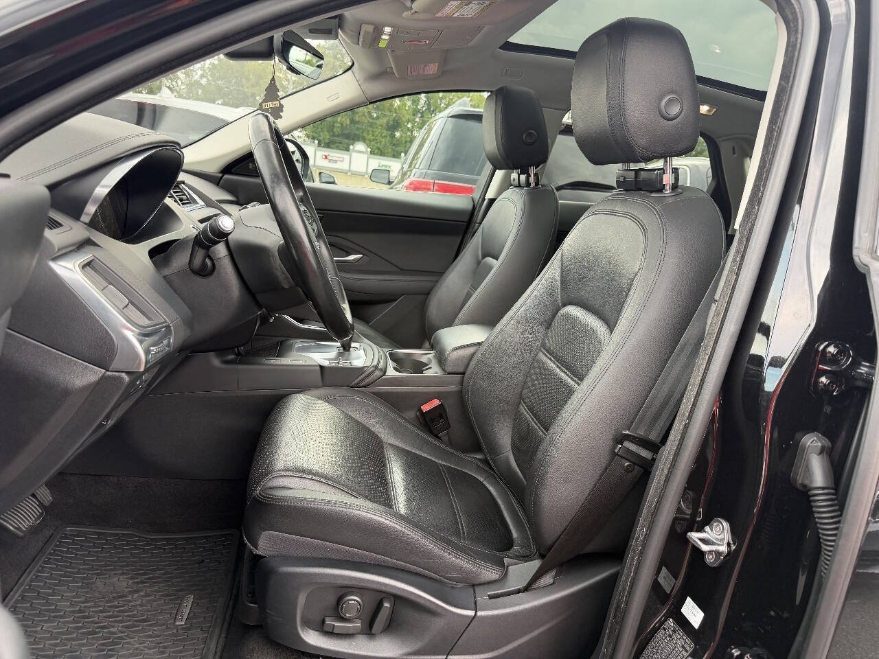 Used 2018 Jaguar E-PACE SE AWD/4WD image 8
