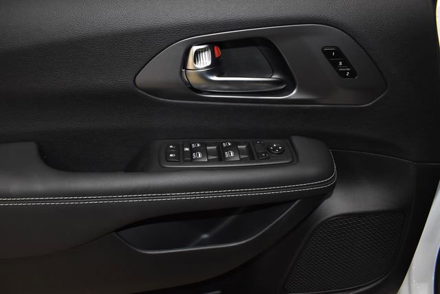 New 2026 Chrysler Pacifica Select image 27