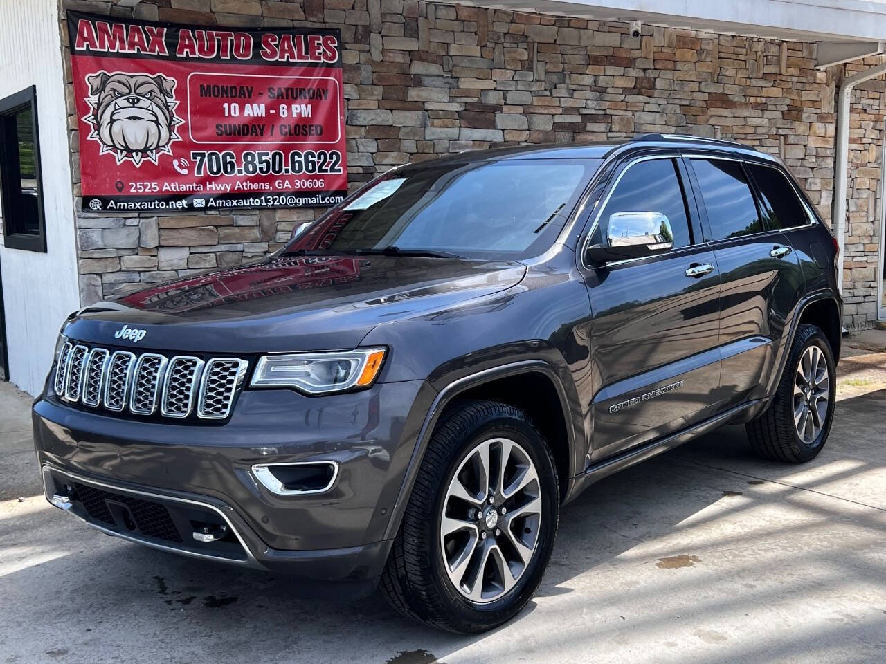 Used 2017 Jeep Grand Cherokee Overland w/ Jeep Active Safety Group AWD/4WD image 2