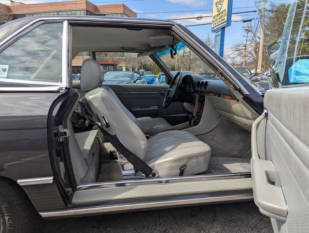 Used 1987 Mercedes-Benz 560 SL image 33