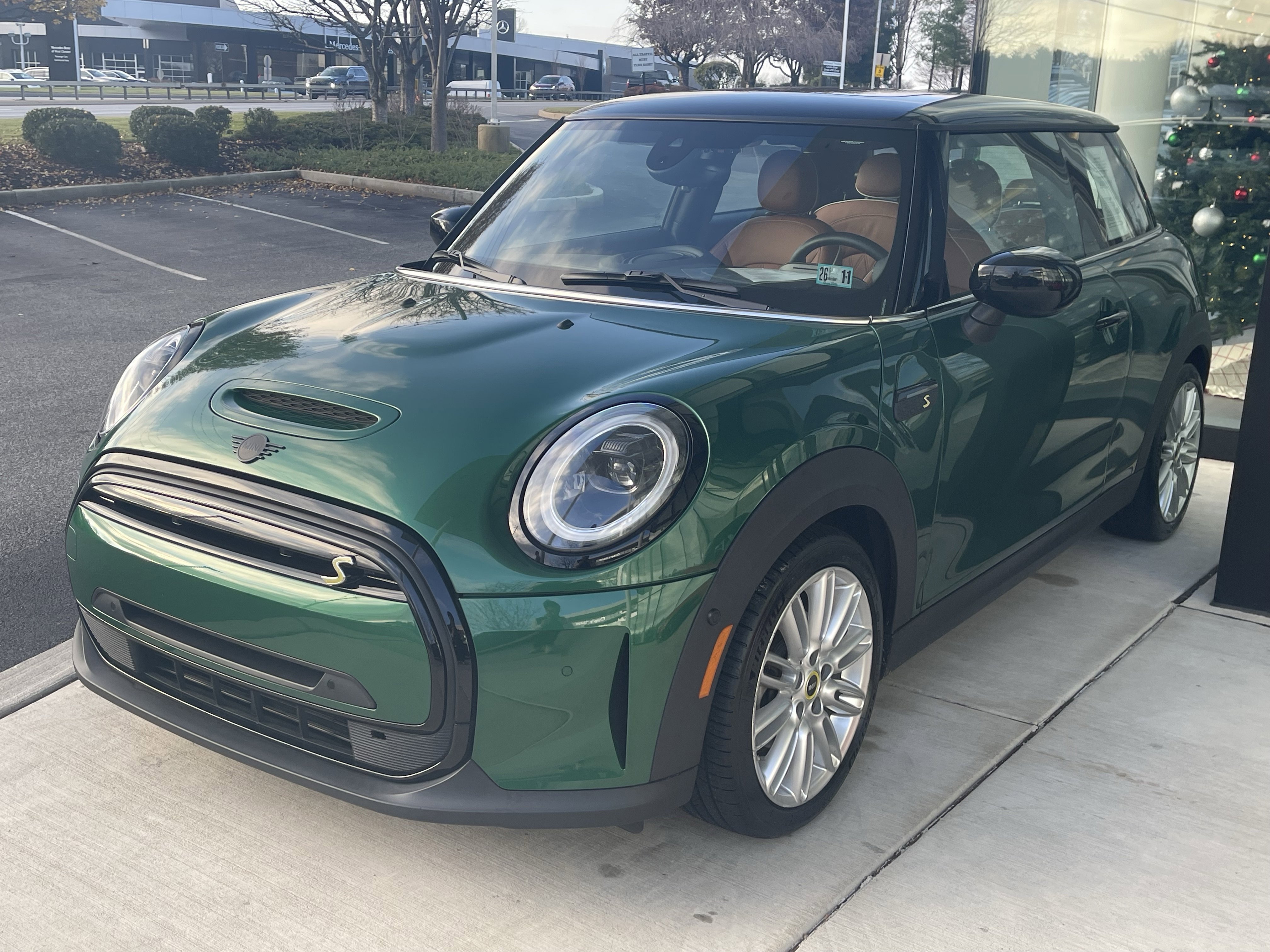 Used 2023 MINI Cooper SE image 3