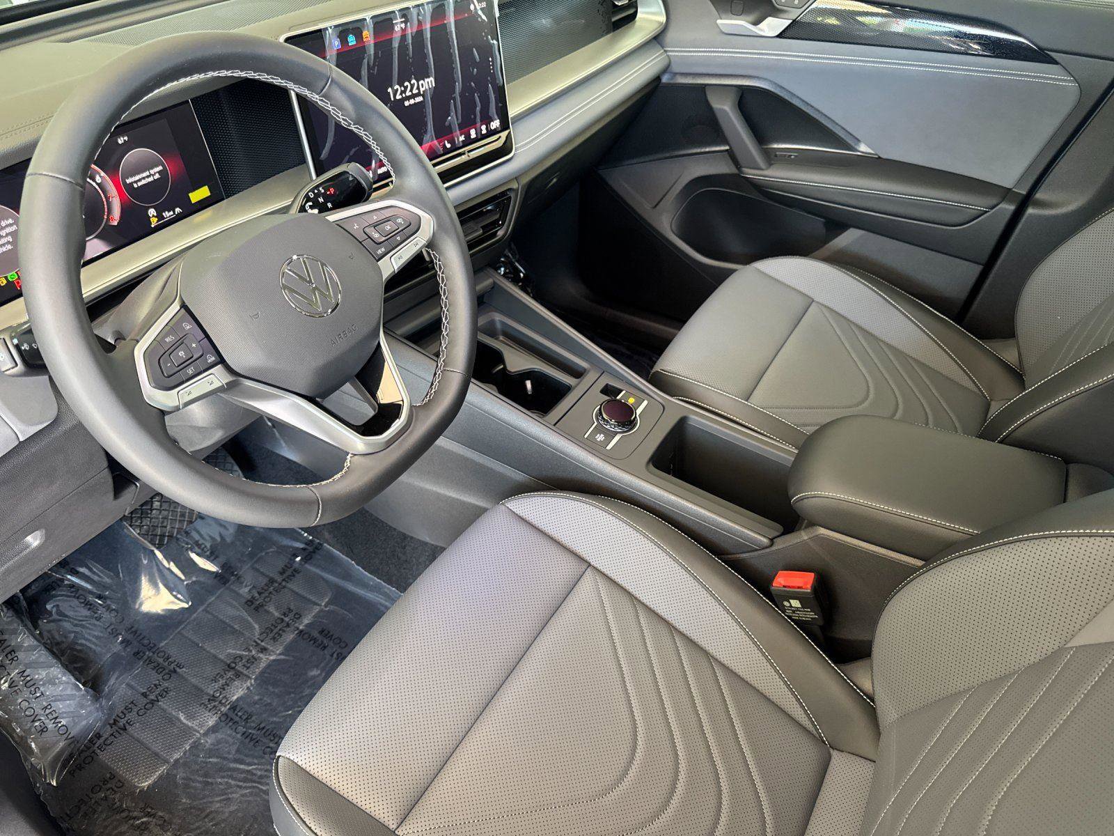New 2026 Volkswagen Tiguan SE AWD/4WD image 9